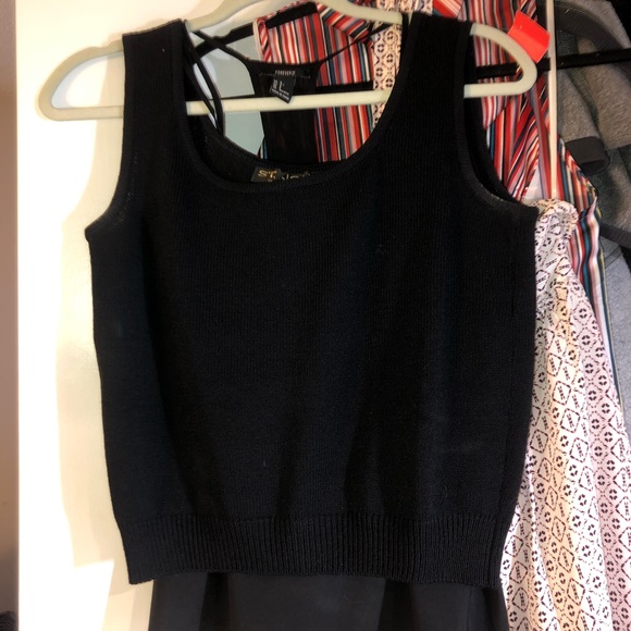 St John authentic knit tank gathered at bottom - Picture 3 of 4